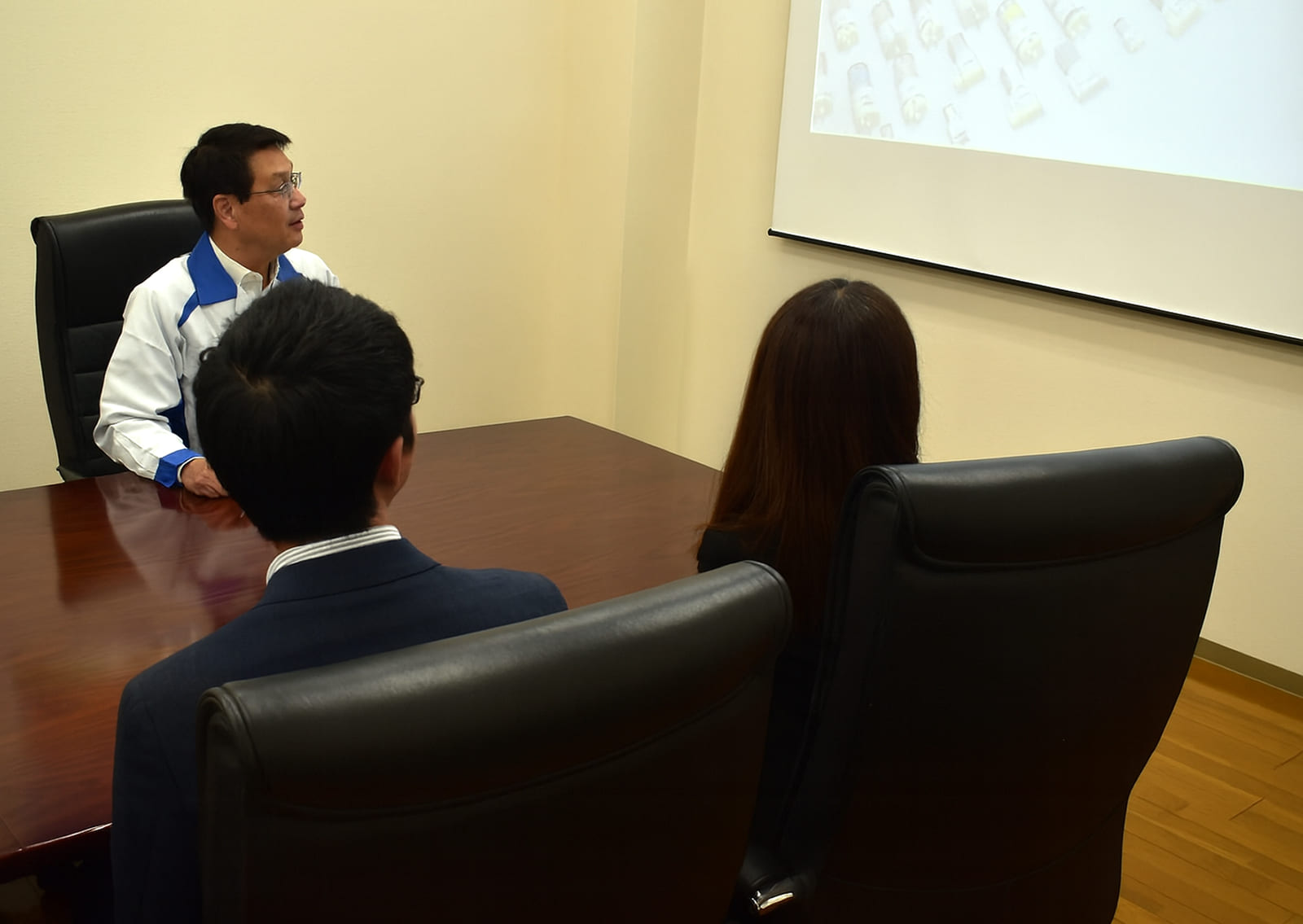 面接している様子